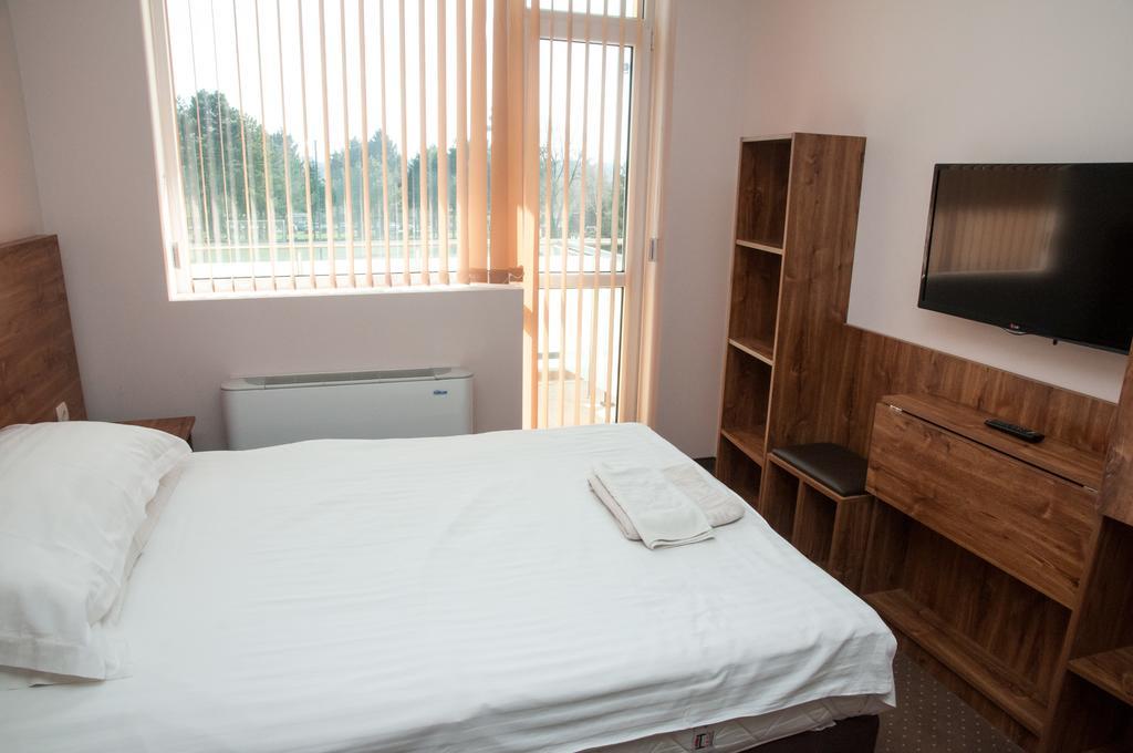 Hostel Izida 2 Dobritj Eksteriør billede